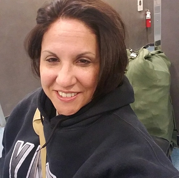 Meet your Posher, Deborah - Picture 1 of 1